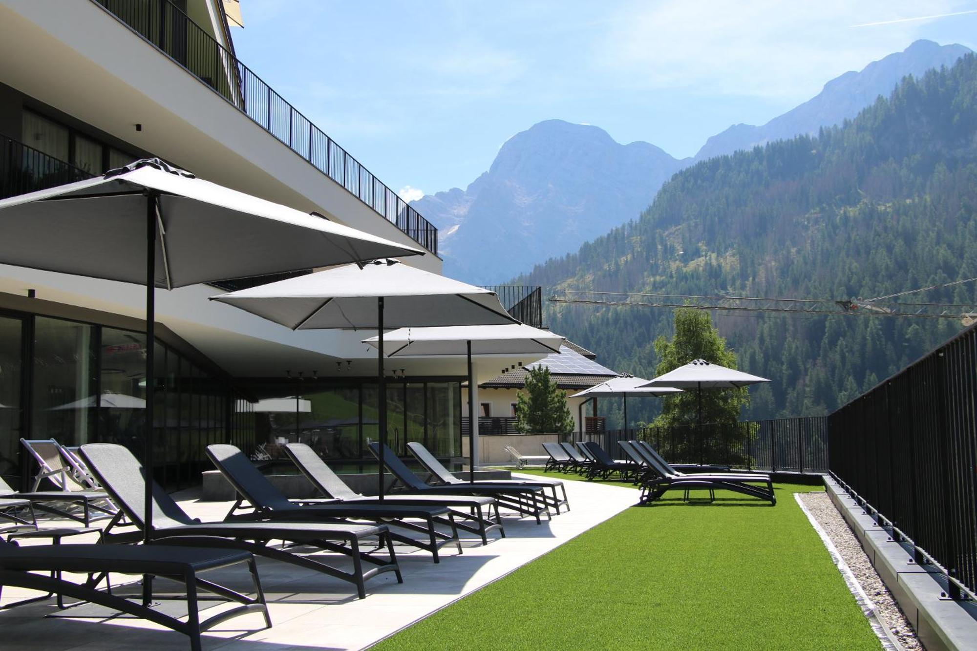 Hotel Alpenrose Dolomites La Valle Luaran gambar