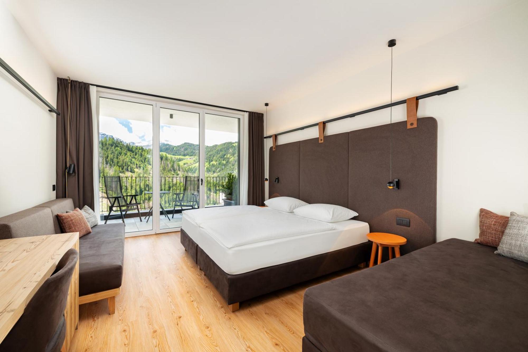 Hotel Alpenrose Dolomites La Valle Luaran gambar