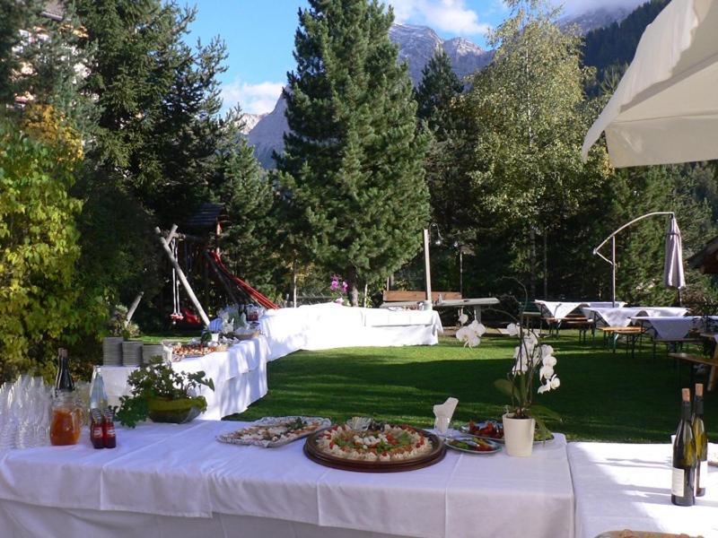 Hotel Alpenrose Dolomites La Valle Luaran gambar