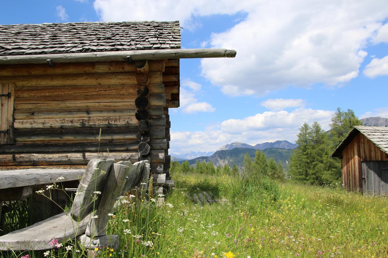 Hotel Alpenrose Dolomites La Valle Luaran gambar